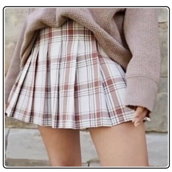 aerie Dresses & Skirts - NWT Aerie plaid pleated mini skirt in white and brown size small